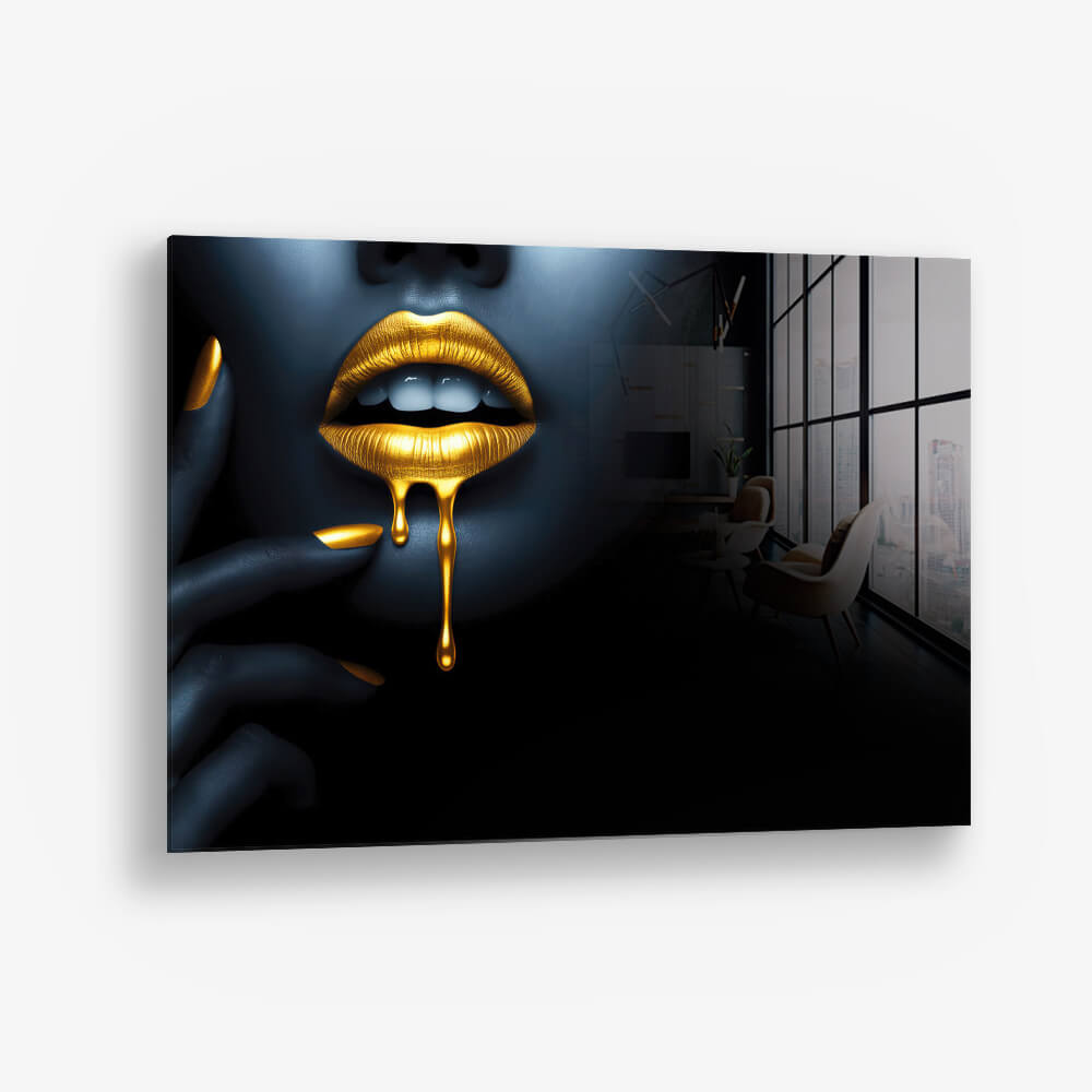 8.-Glass-Detail-1-Golden-Lip