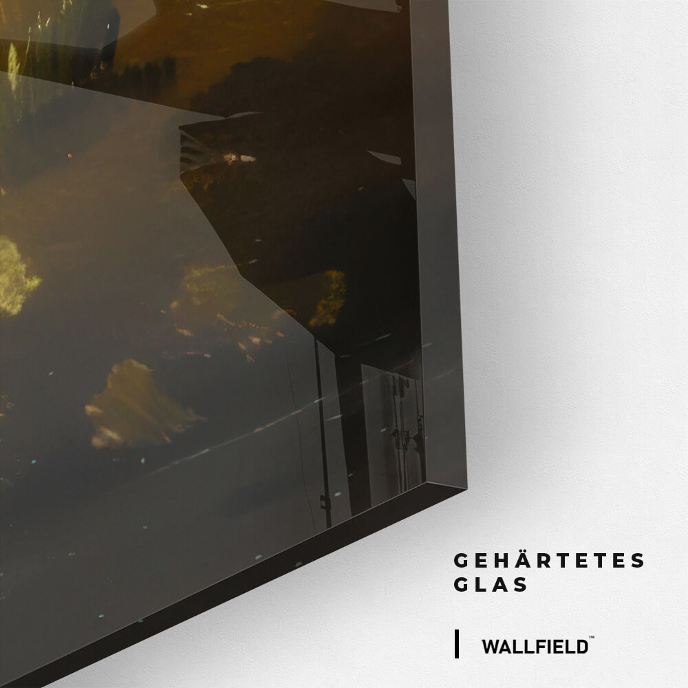 9.-Glass-Detail-2-Rustling-Memories