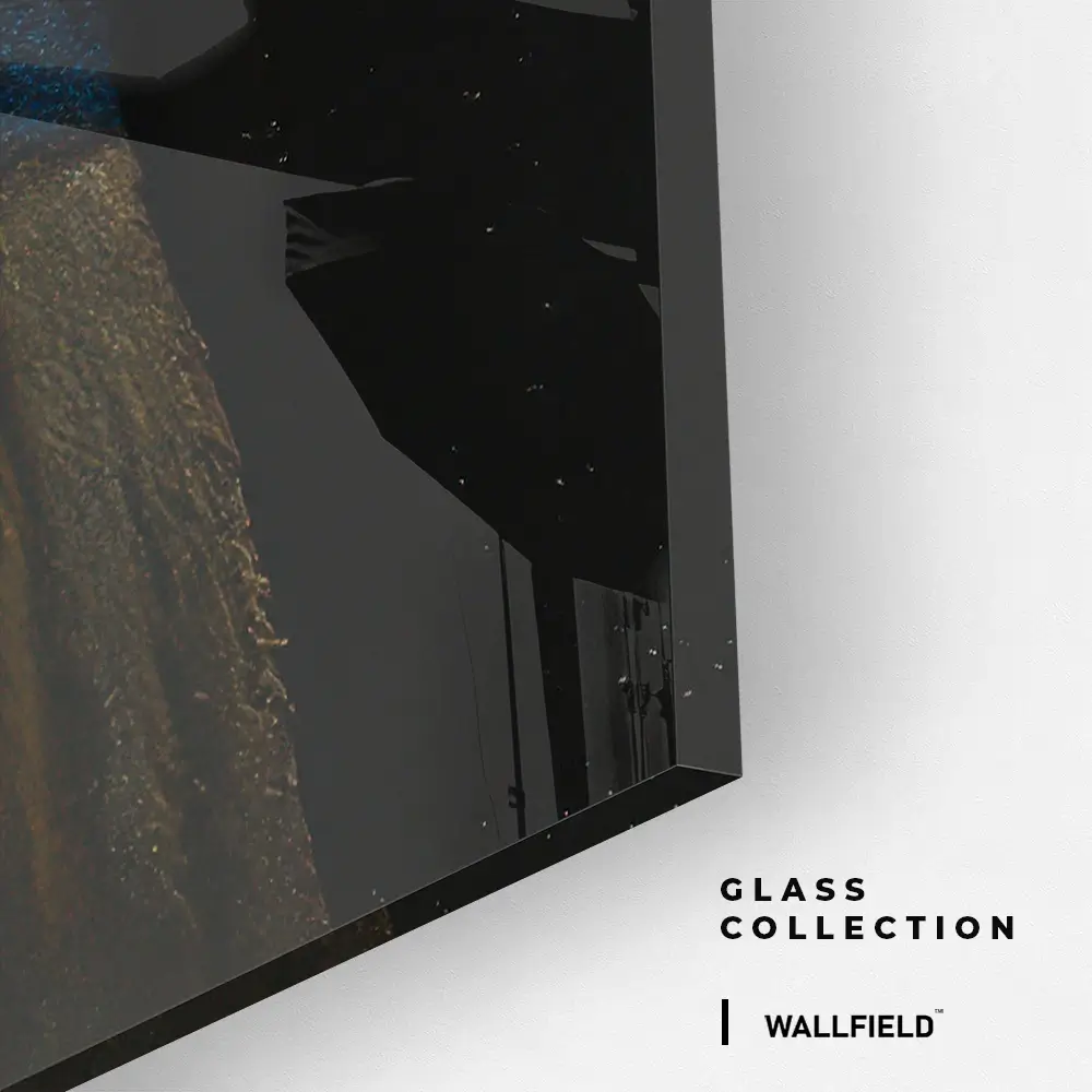 10.-Glass-Detail-2-Messi-Dark