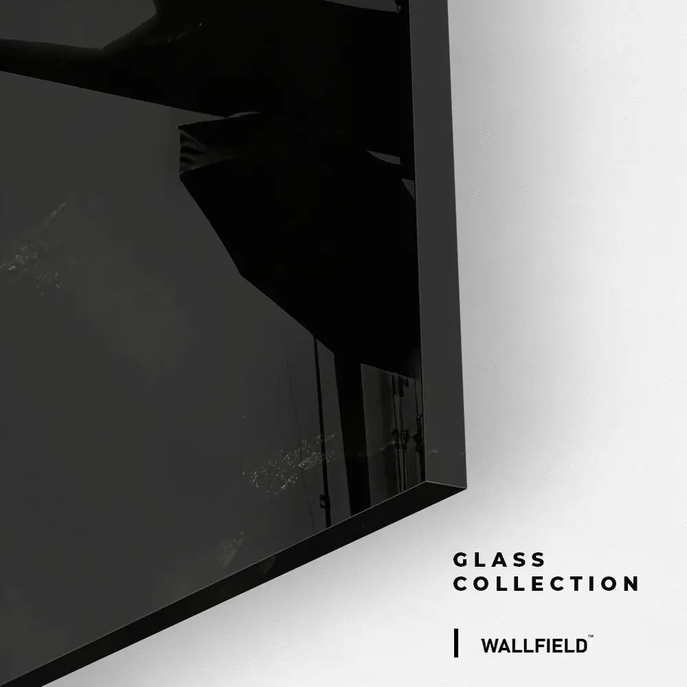 10.-Glass-Detail-2-Red-Message