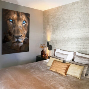 10.-Glass-Mockup-Lions-Close-up.jpg