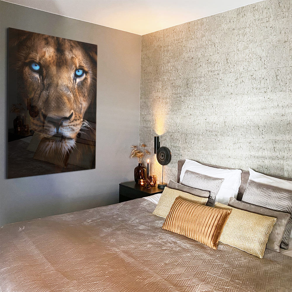 10.-Glass-Mockup-Lions-Close-up.jpg