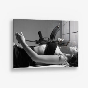 8.-Glass-Detail-1-Colombiana-BW.jpg