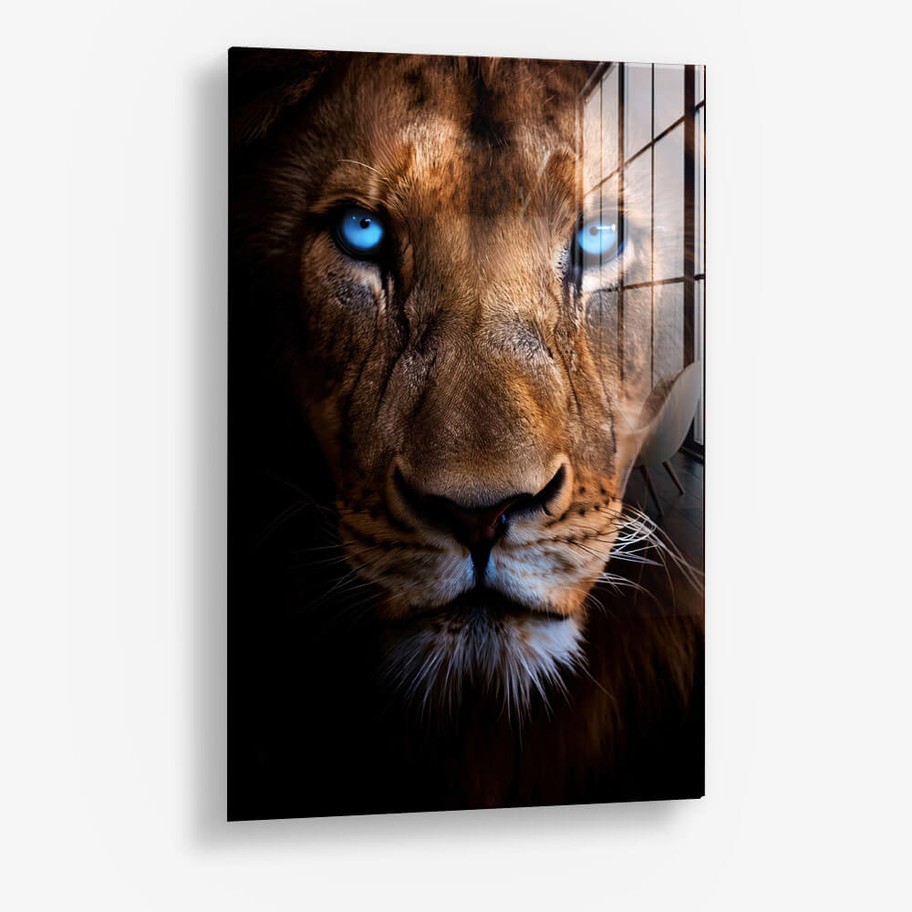 8.-Glass-Detail-1-Lions-Close-up.jpg