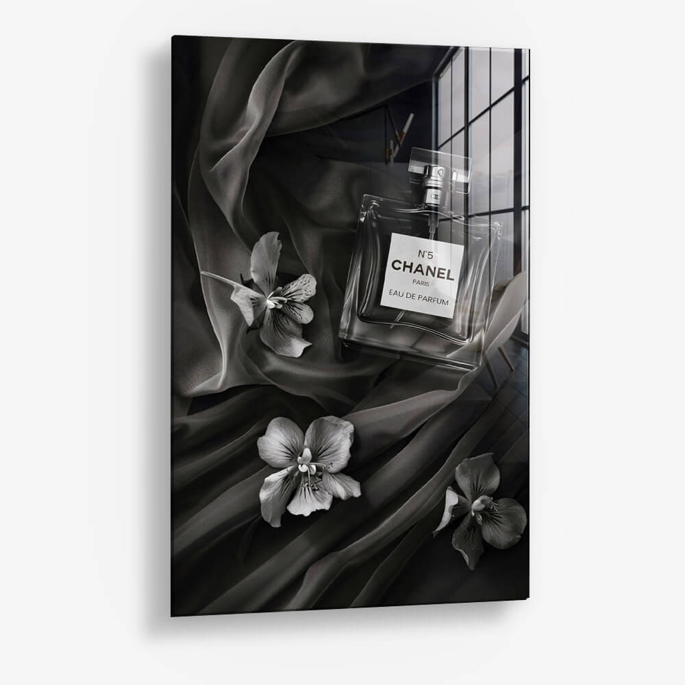 8.-Glass-Detail-1-Scented-Noir.jpg