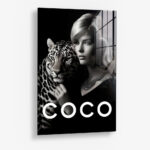 The Catwoman II – Glas 100x150 cm / Ohne Rahmen