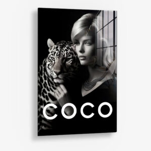 The Catwoman II – Glas 100x150 cm / Ohne Rahmen