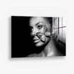 Butterfly Woman – Glas 40x60 cm / Ohne Rahmen
