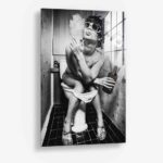 The Restroom – Glas 60x90 cm / Ohne Rahmen